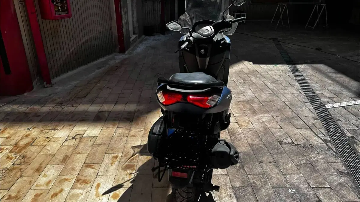 Yamaha N-Max 155 (2022 - 25)  (4)