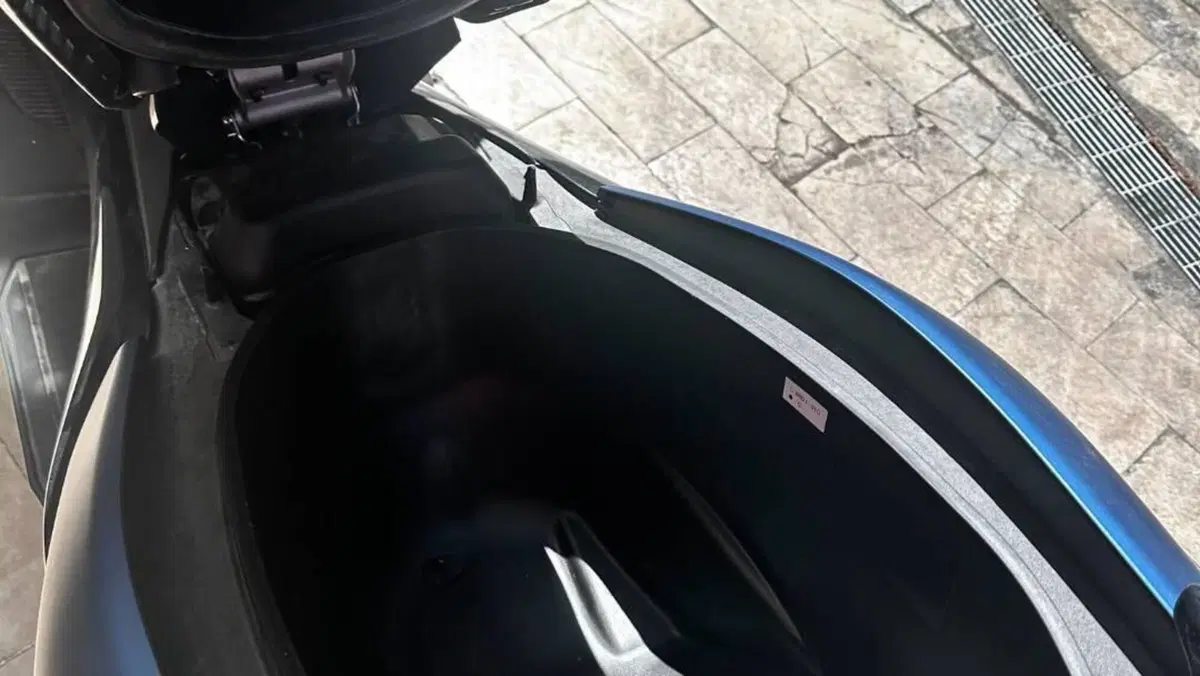 Yamaha N-Max 155 (2022 - 25)  (7)