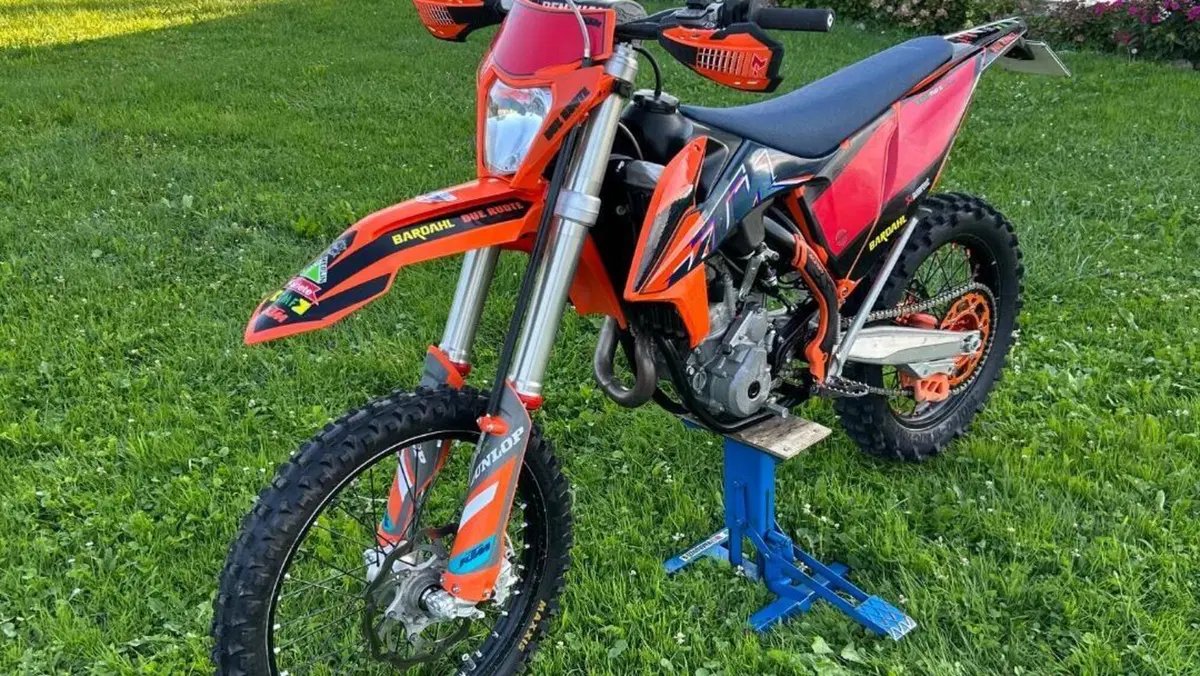 KTM 250 EXC-F (2022)  (2)