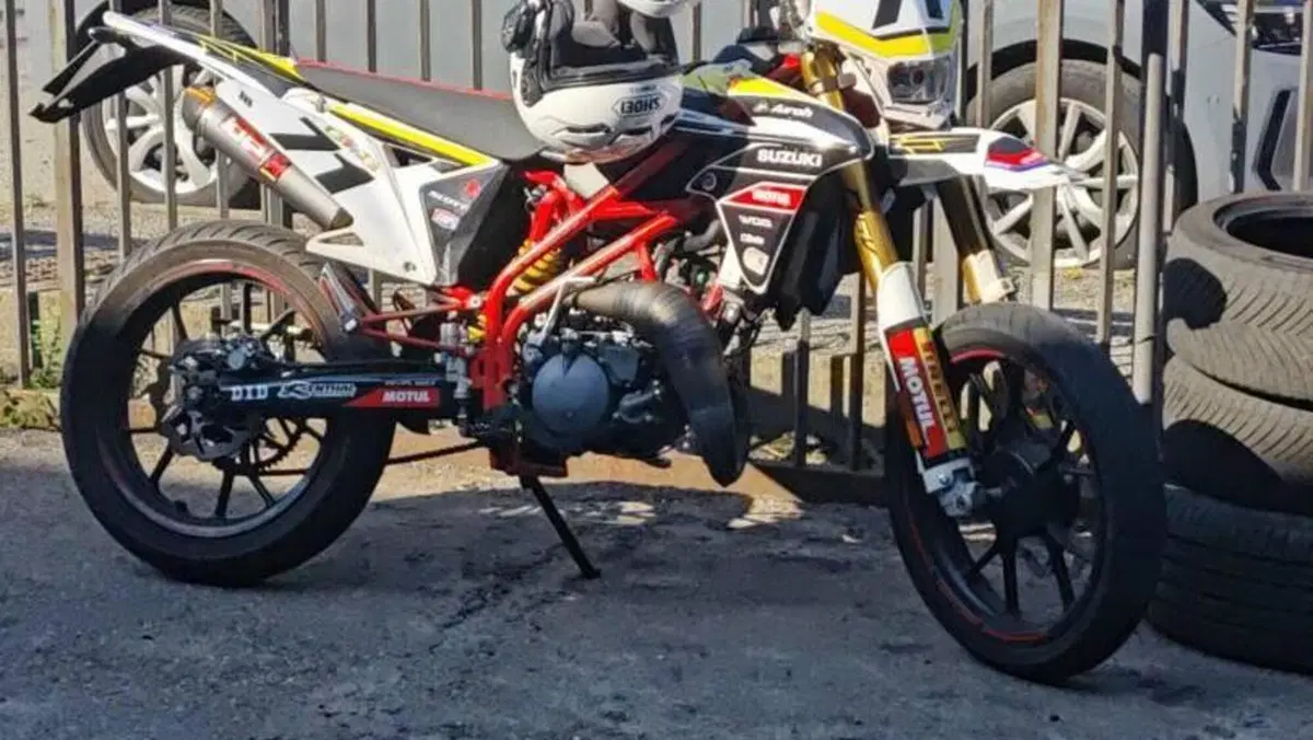 Valenti Racing N01 50 (2015 - 22)  (8)