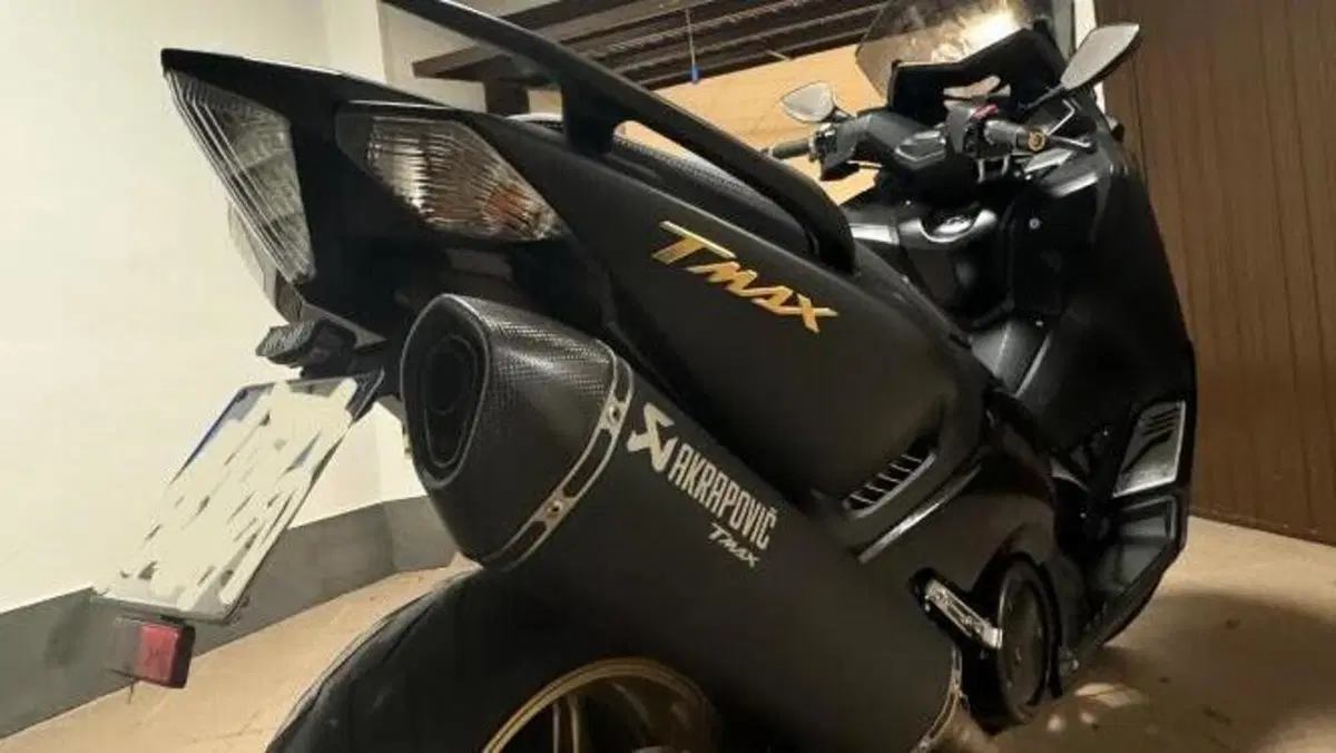 Yamaha T-Max 530 Black Max ABS (2012 - 14)  (2)