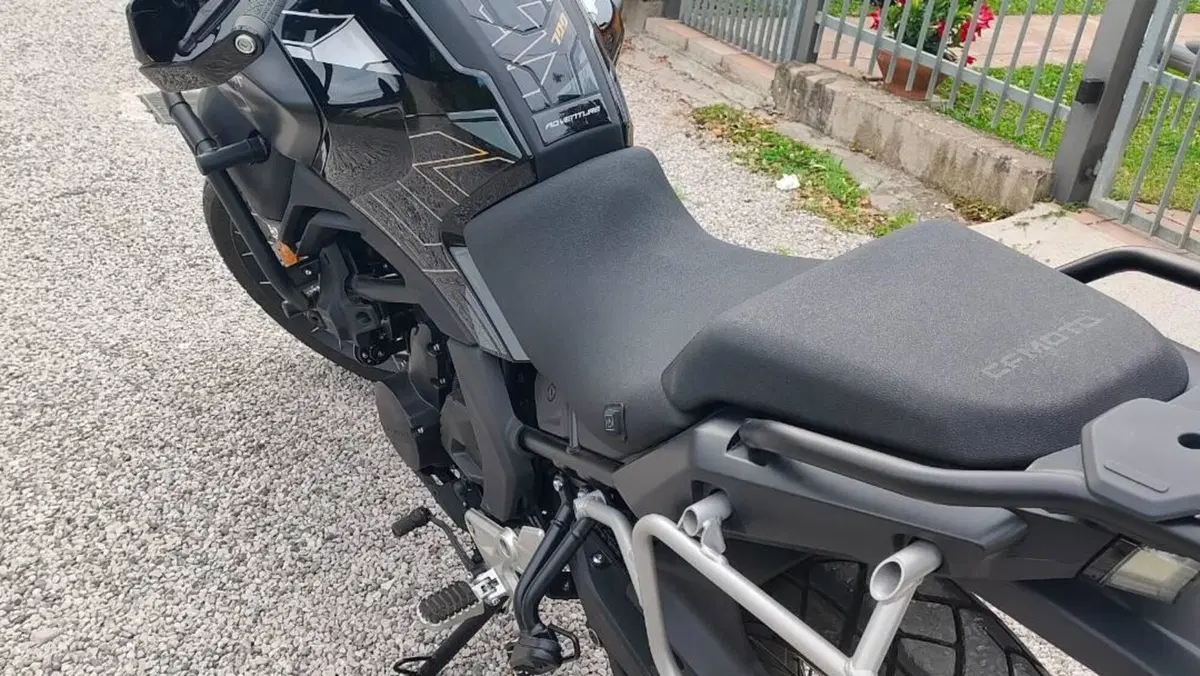 CFMOTO 700MT Adventure (2025 - 26) 