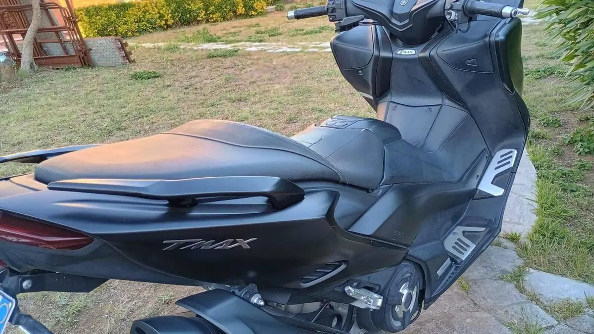 Yamaha T-Max 560 (2020 - 21)  (4)