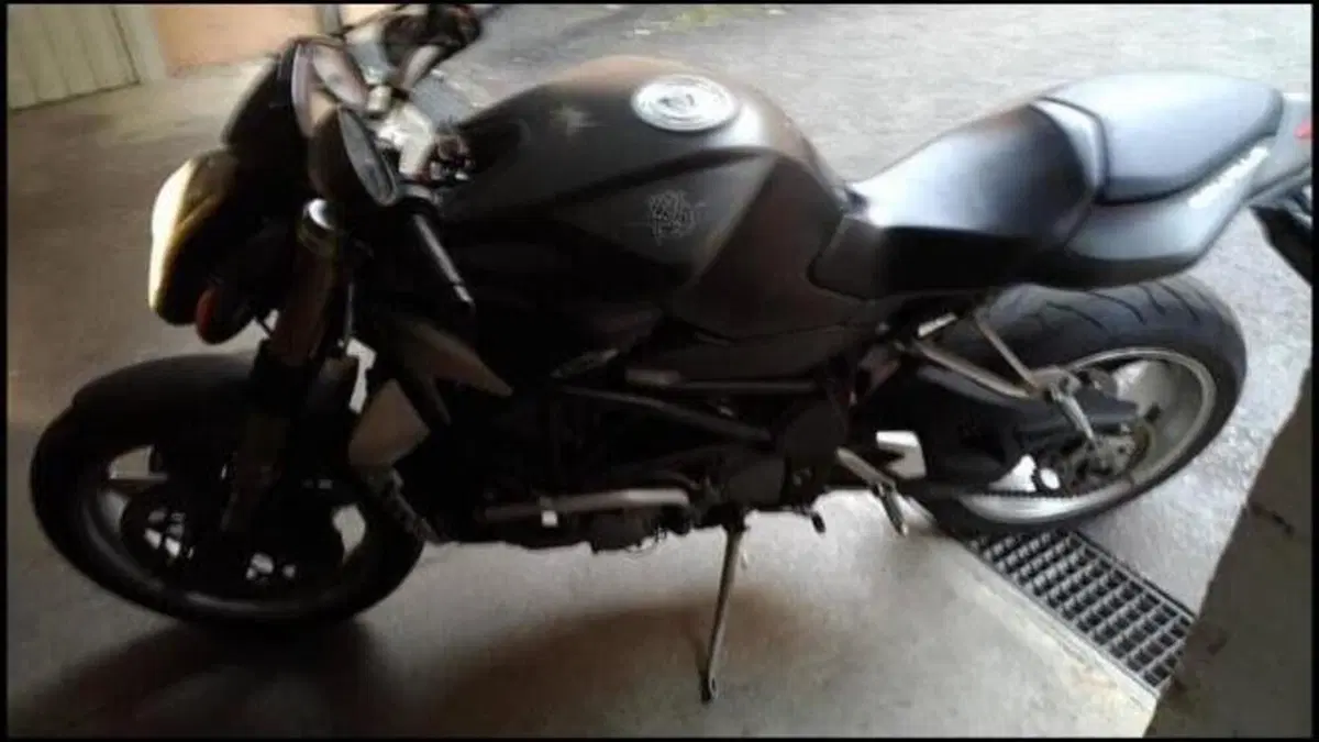 MV Agusta Brutale 750 America (2004 - 06) 