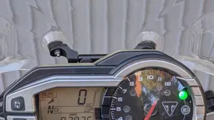 Triumph Tiger 800 XRx (2015 - 17)  (3)