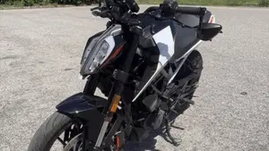 KTM 390 Duke (2021 - 23)  (2)