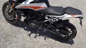 KTM 390 Duke (2021 - 23)  (3)