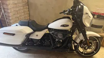 Harley-Davidson Street Glide (2024 - 26) usata