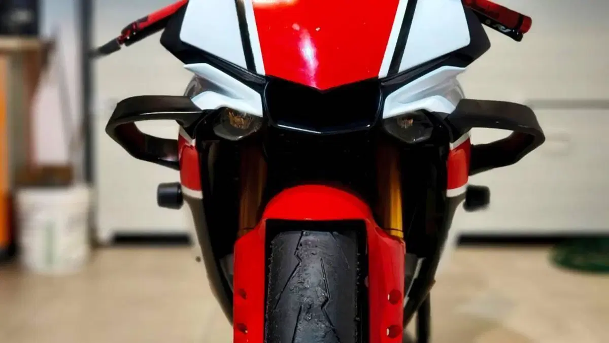Yamaha YZF R1 (2015 - 16) 