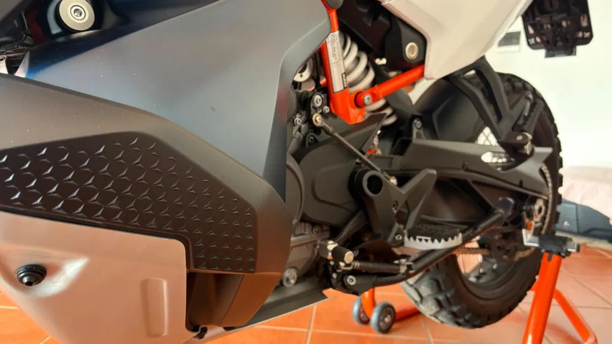 KTM 890 Adventure R (2025 - 26)  (4)