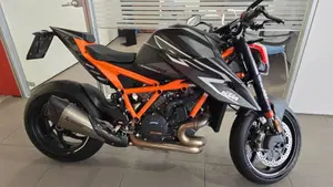 KTM 1290 Super Duke RR (2023)  (4)