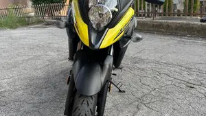Suzuki V-Strom 650XT (2021 - 25)  (2)