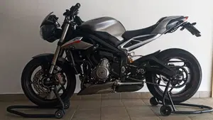 Triumph Street Triple RS (2017 - 19)  (2)