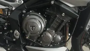 Triumph Street Triple RS (2017 - 19)  (4)