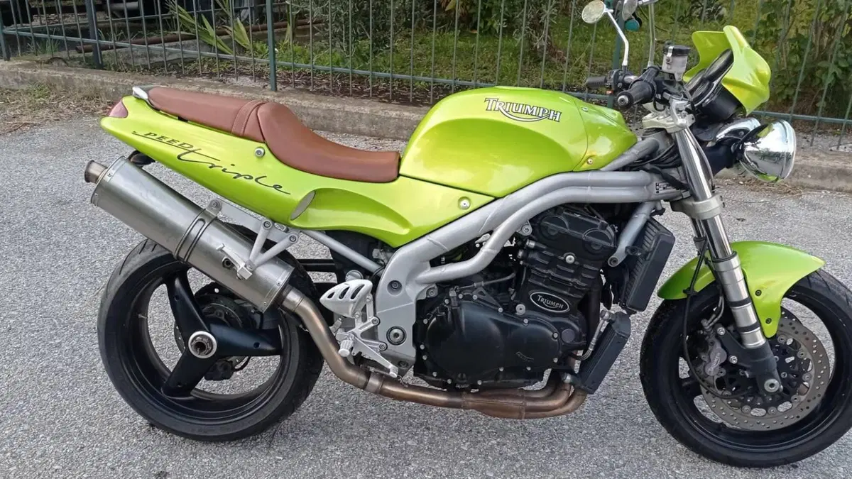 Triumph Speed Triple 955 (1998 - 01)  (3)