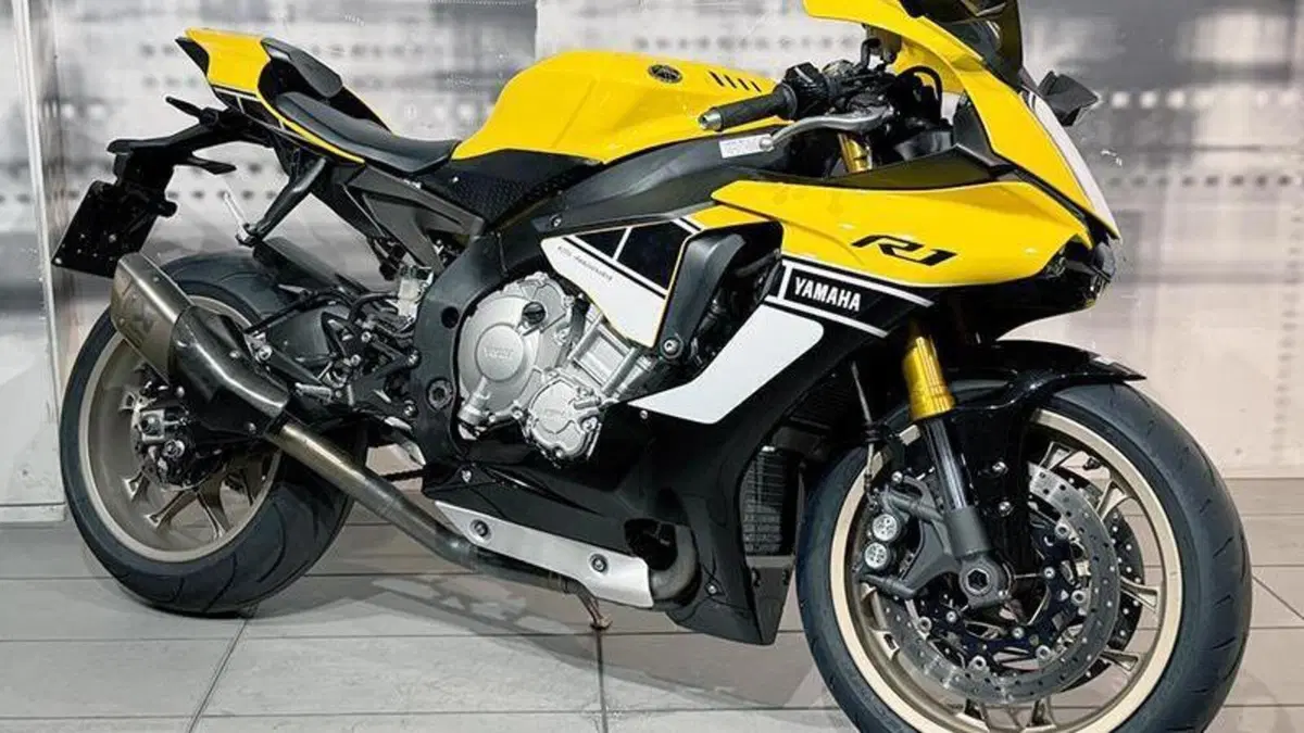 Yamaha YZF R1 60th Anniversary (2015 - 16) 