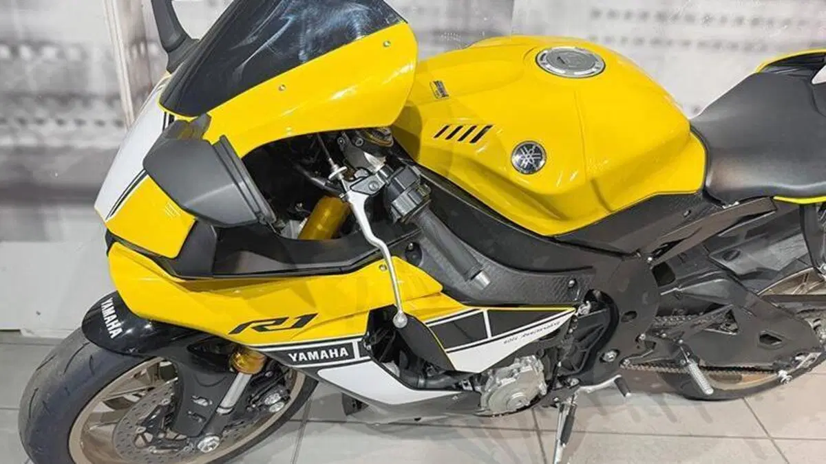 Yamaha YZF R1 60th Anniversary (2015 - 16)  (3)