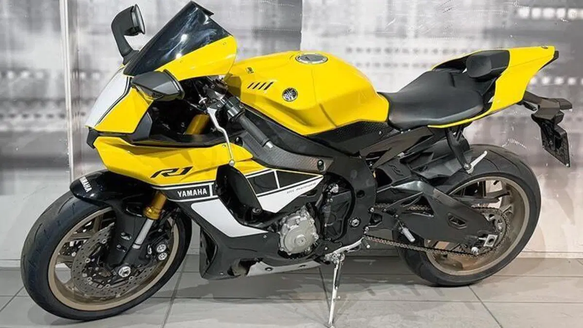 Yamaha YZF R1 60th Anniversary (2015 - 16)  (7)