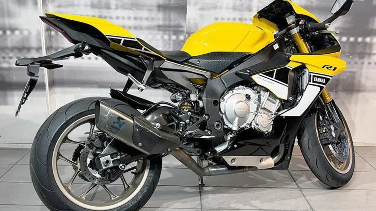 Yamaha YZF R1 60th Anniversary (2015 - 16)  (8)