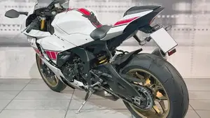Yamaha YZF R1 World GP 60th Anniversary (2022 - 23)  (2)