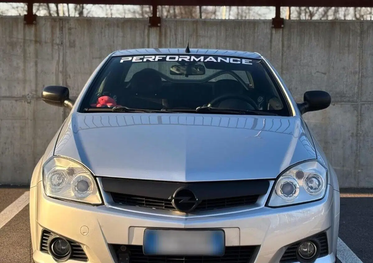 Opel Tigra TwinTop 1.4 16V Enjoy (2)