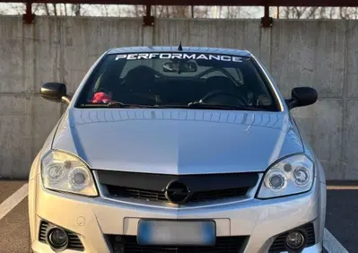 Opel Tigra TwinTop 1.4 16V Enjoy (2)