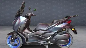 Yamaha X-Max 300 (2021 - 24)  (2)
