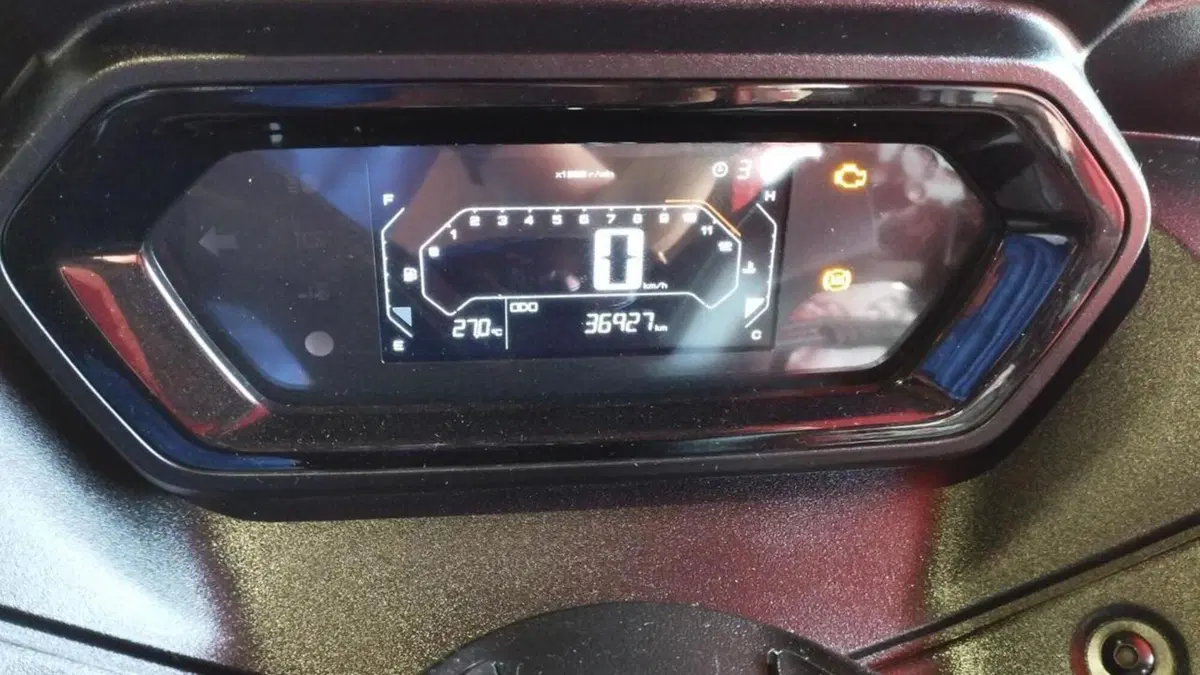 Yamaha X-Max 300 (2021 - 24)  (5)
