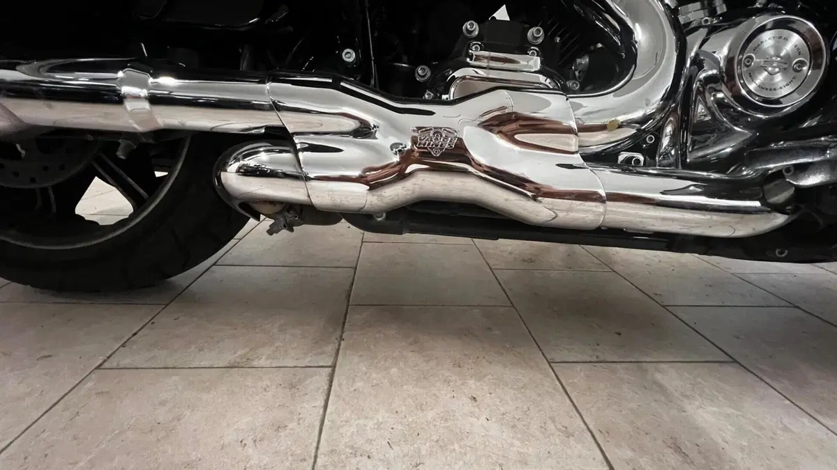 Harley-Davidson 114 Road Glide Ultra (2019) - FLTRXU  (3)