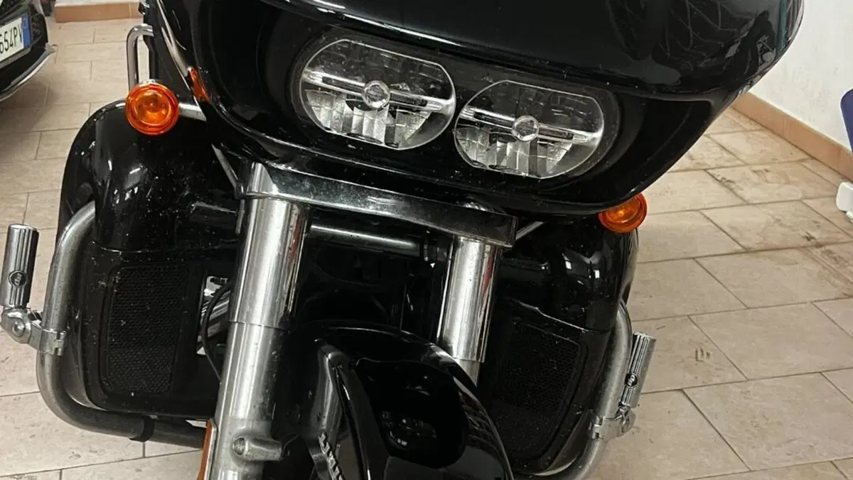Harley-Davidson 114 Road Glide Ultra (2019) - FLTRXU  (4)