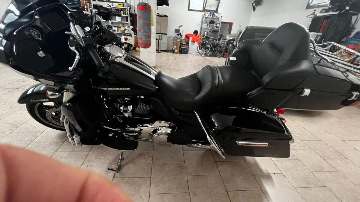 Harley-Davidson 114 Road Glide Ultra (2019) - FLTRXU  (5)