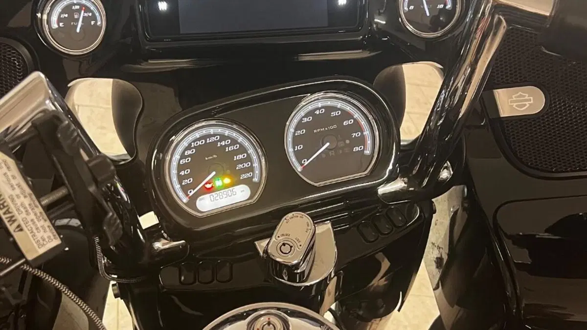 Harley-Davidson 114 Road Glide Ultra (2019) - FLTRXU  (8)
