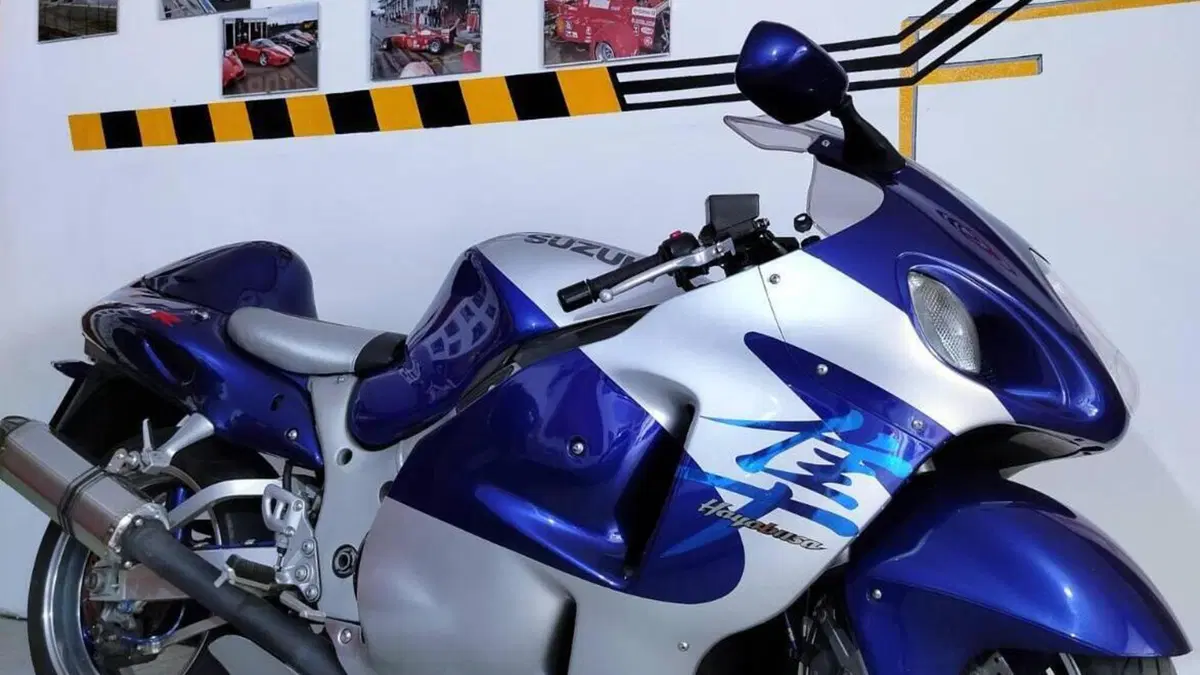 Suzuki GSX 1300 R Hayabusa (1999 - 06)  (2)
