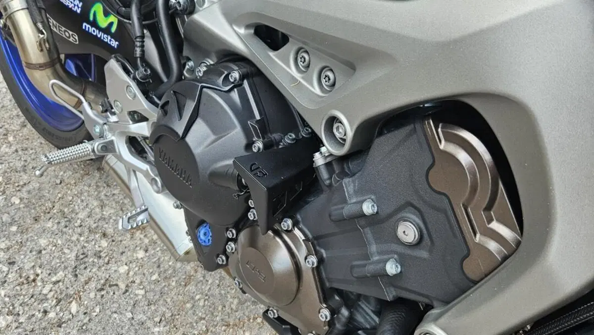 Yamaha MT-09 ABS (2016)  (4)