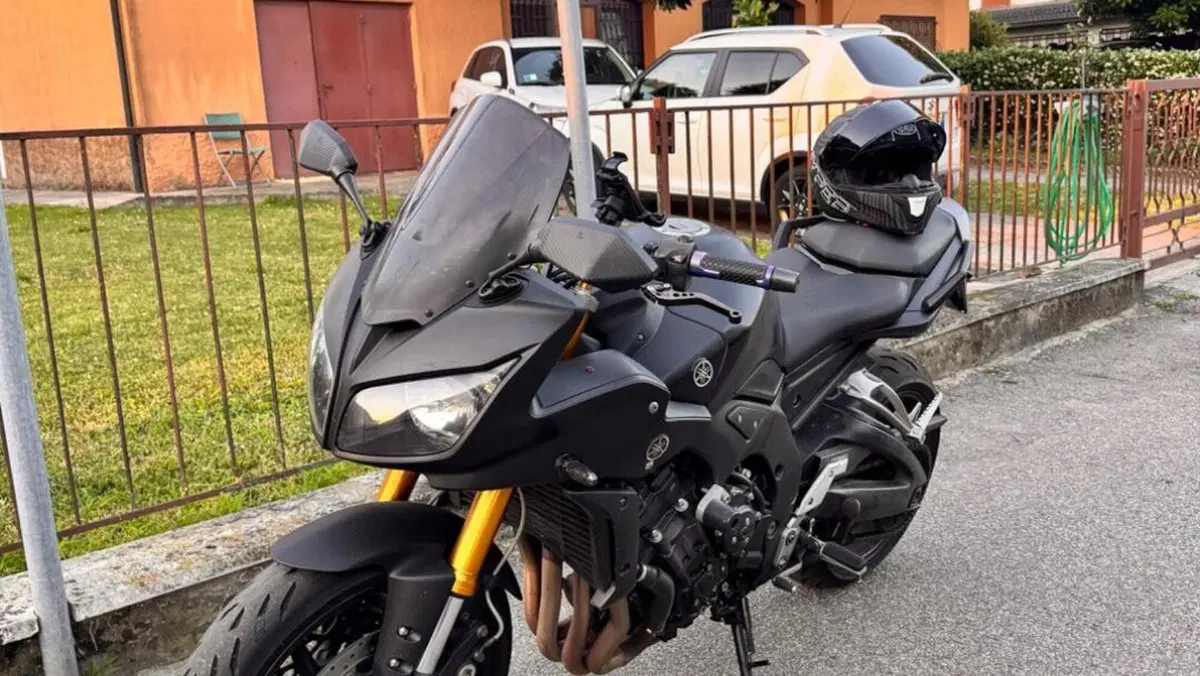 Yamaha FZ1 Fazer (2006 - 16)  (2)