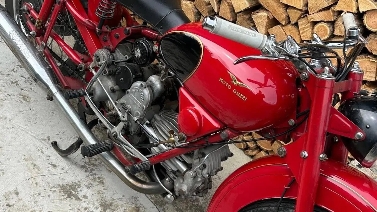 Moto Guzzi   (2)