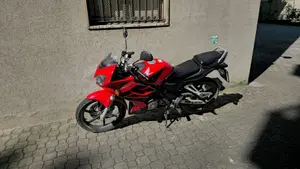 Honda CBR 125 R (2004 - 06)  (4)