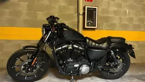 Harley-Davidson 883 Iron (2017 - 20) - XL 883N  (2)