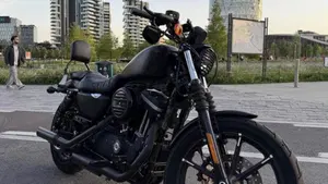Harley-Davidson 883 Iron (2017 - 20) - XL 883N  (6)