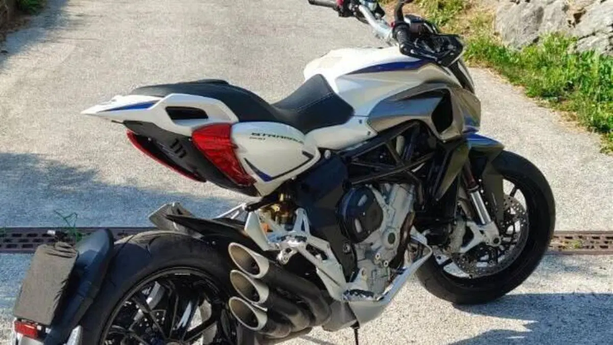 MV Agusta Stradale 800 EAS ABS (2015 - 17)  (2)