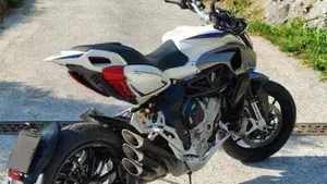 MV Agusta Stradale 800 EAS ABS (2015 - 17)  (2)