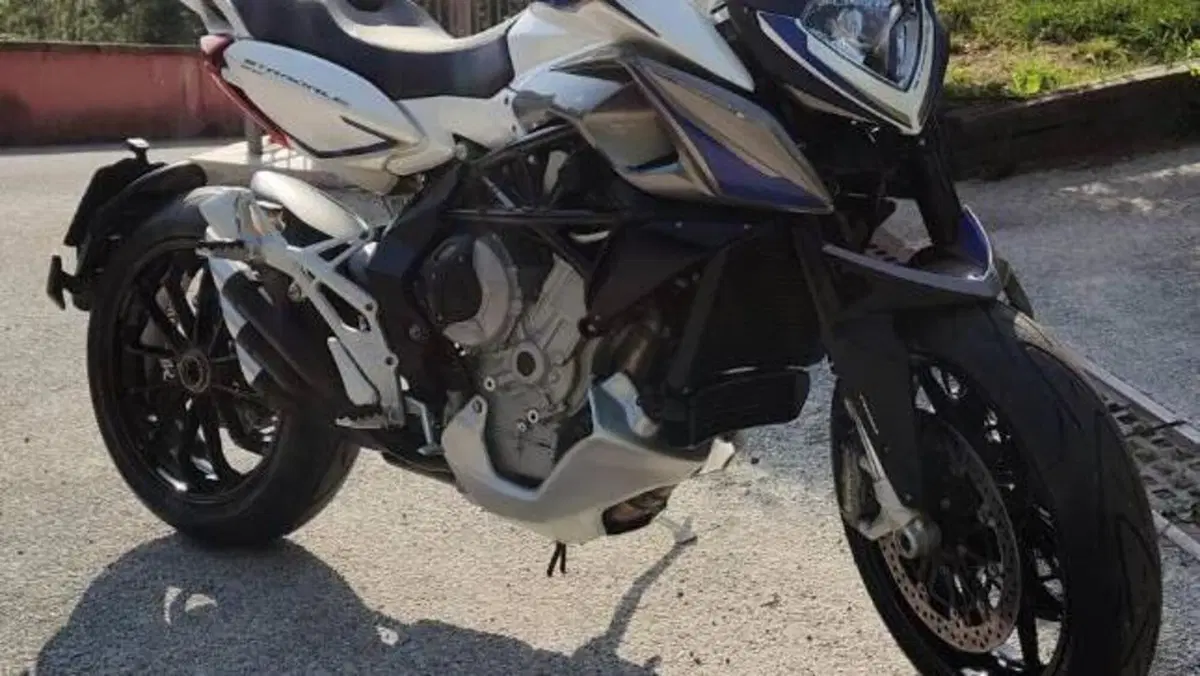MV Agusta Stradale 800 EAS ABS (2015 - 17)  (4)