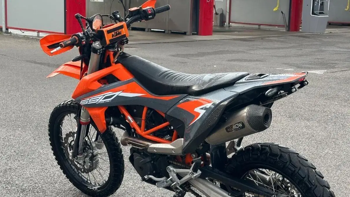 KTM 690 Enduro R (2021)  (2)