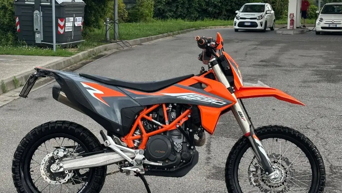 KTM 690 Enduro R (2021)  (3)