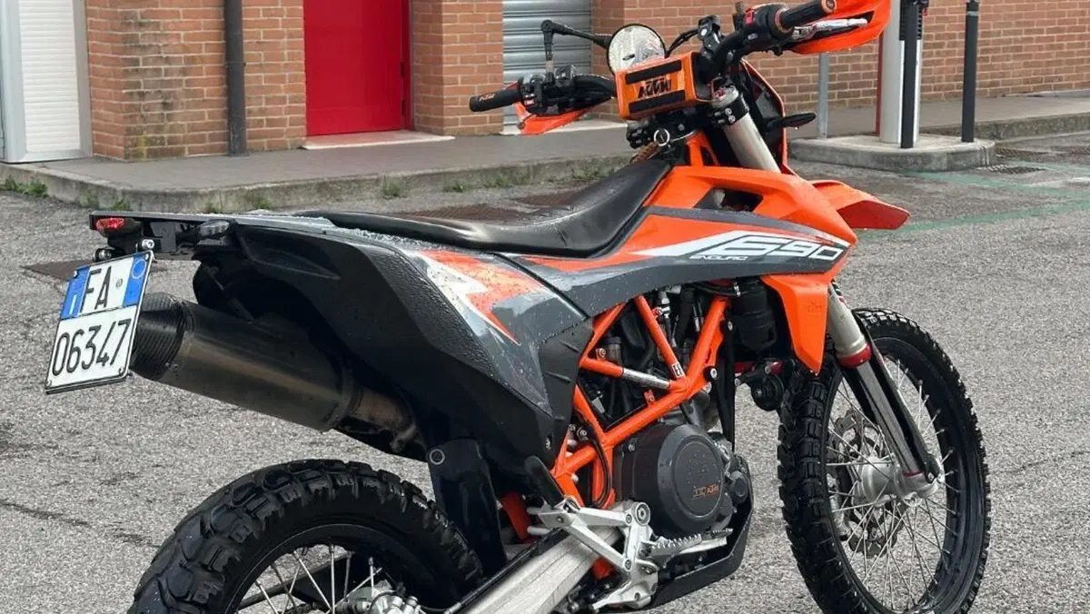 KTM 690 Enduro R (2021)  (7)