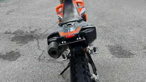 KTM 690 Enduro R (2021)  (8)