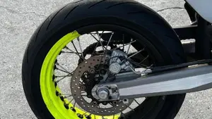 Husqvarna 701 Supermoto (2022)  (4)