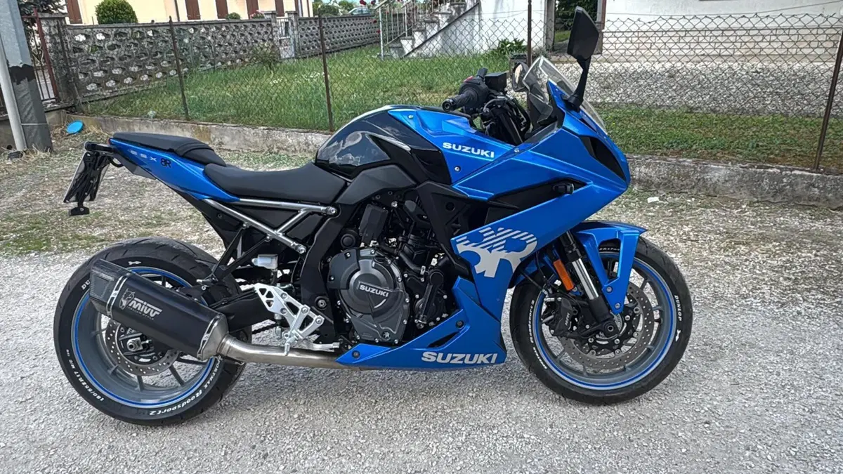 Suzuki GSX-8R (2024 - 26)  (2)
