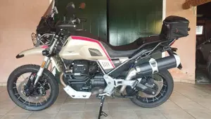 Moto Guzzi V85 TT Travel (2021 - 23) 