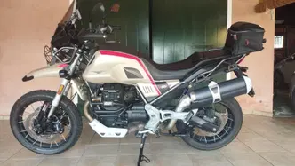 Moto Guzzi V85 TT Travel (2021 - 23)